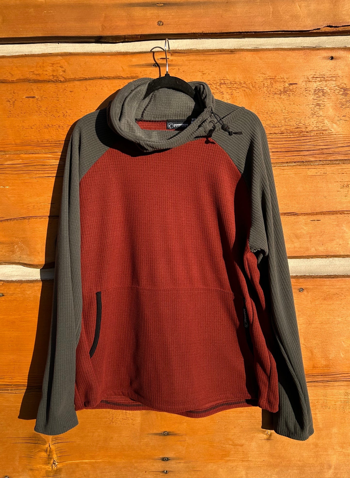 Power Grid™ Kangaroo Pocket Hoodie in FirebrickXPebbleBeach