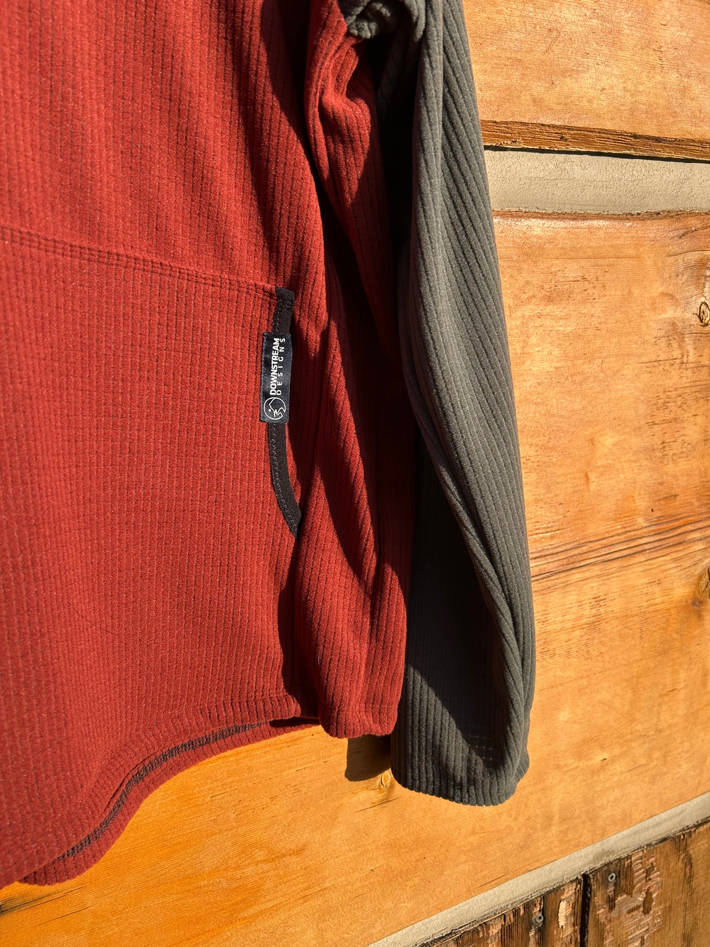 Power Grid™ Kangaroo Pocket Hoodie in FirebrickXPebbleBeach