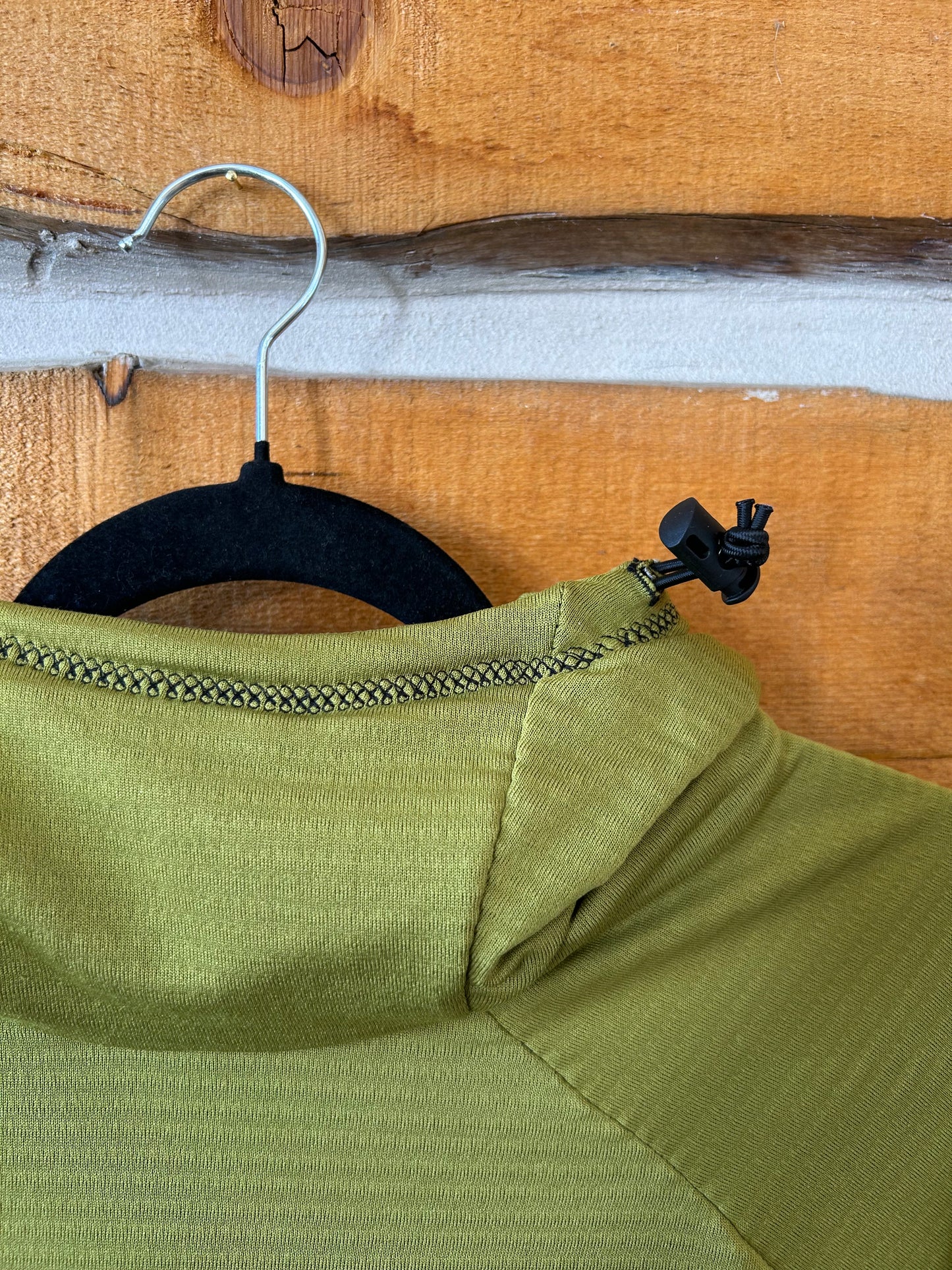 Power Grid™ Lightweight Base Layer Hoodie in Olive