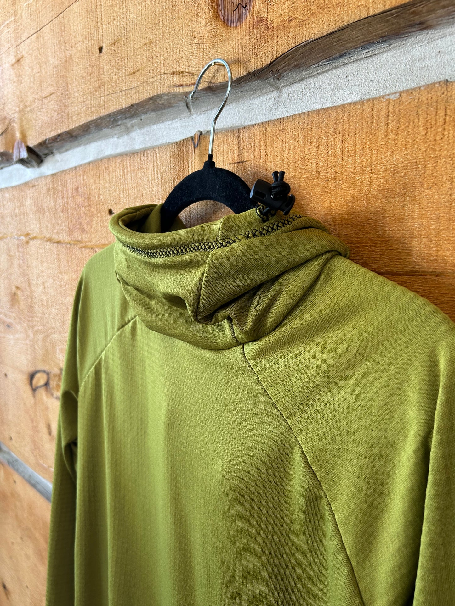 Power Grid™ Lightweight Base Layer Hoodie in Olive