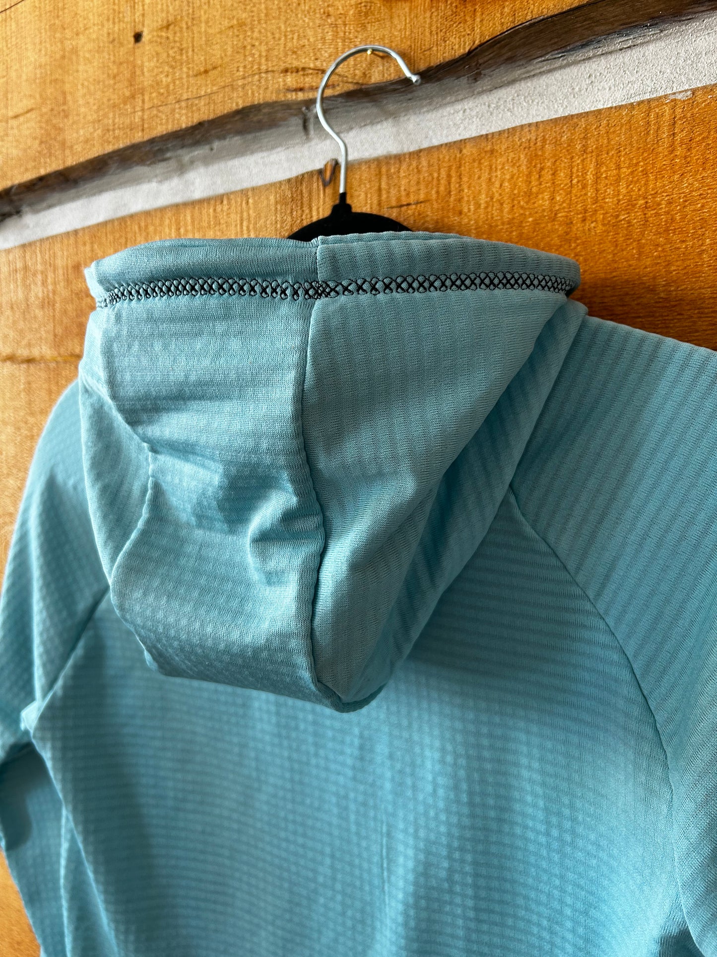 Power Grid™ Lightweight Base Layer Hoodie in Ice Blue