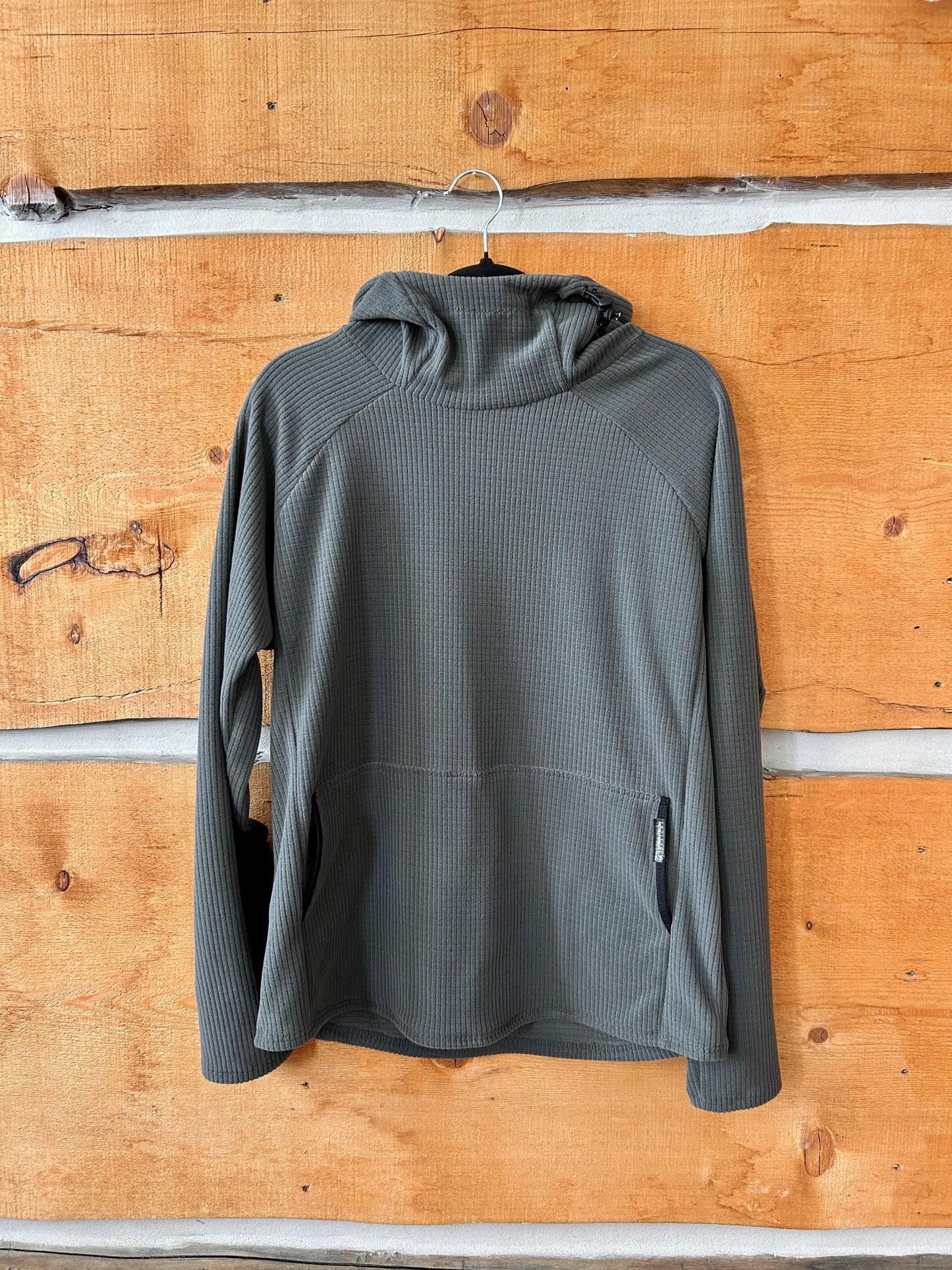 Power Grid™ Kangaroo Pocket Hoodie in Pebble Beach